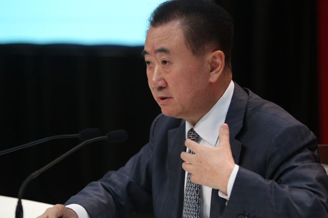 从影片片名可以看出，莫里茨·莫尔在故事里加入了不少暴力元素